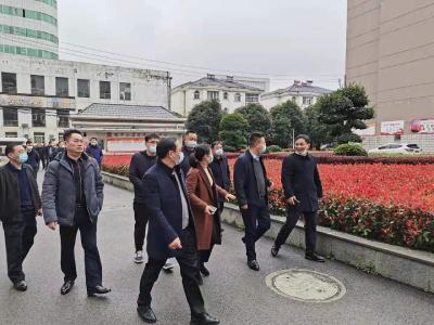 省调研组来咸安调研老旧小区改造情况