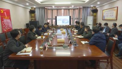 李文波：文体中心要惠民便民 美丽山村要锦上添花