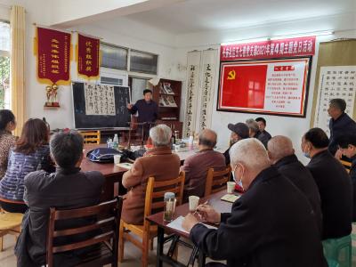 咸安：党建引领搭平台 老年教学展风采