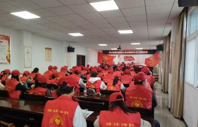  余佐村有支“乡贤志愿服务队”