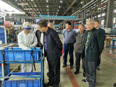 老干部喜看温泉街道办事处新变化
