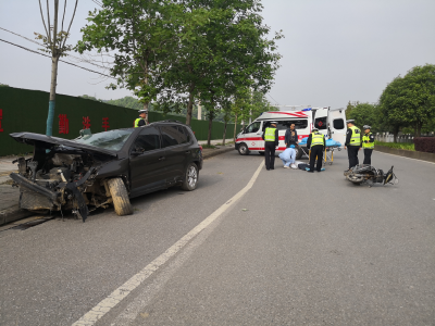 咸安交警开展重特大道路交通事故应急演练