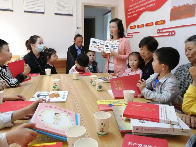 花坛社区：让孩子和红色历史“隔空对话”