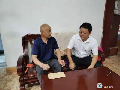 咸安区退役军人事务局开展常态化联系退役军人及“七一”走访慰问活动