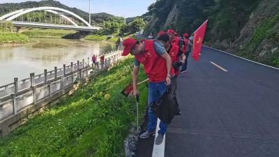 浮山街道千名乡贤志愿者争做洁城“排头兵”