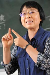 云听红色经典故事㊻——张桂梅的“专车”