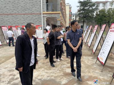 咸安红色文化展走进贺胜桥镇