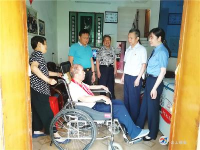 咸安区人民检察院开展建党100周年走访慰问活动