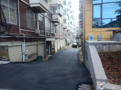 咸安城管：旧貌换新颜 街巷“靓”起来
