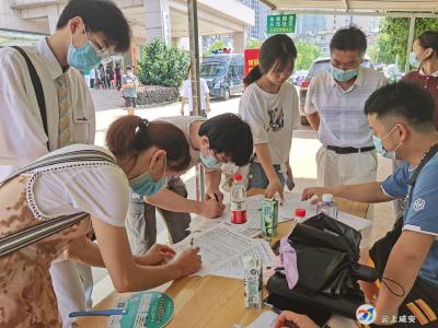 12-17周岁青少年接种新冠疫苗与成人有这些区别——记者探访咸安疫苗接种