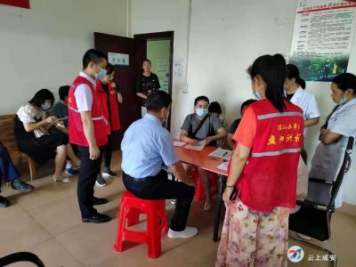 盘泗洲社区：乡贤志愿者助力老年健康体检