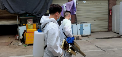 凤凰社区：志愿者消杀筑起安全屏障