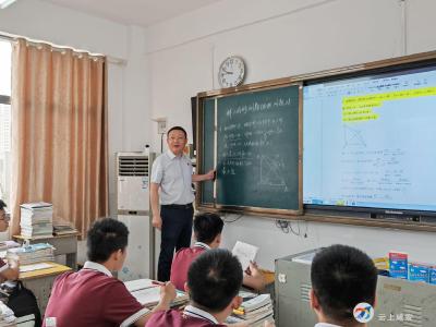 谢余波：学生眼里的严师益友