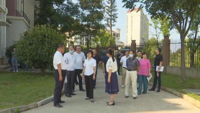 区政协委员进校视察我区义务教育均衡发展工作