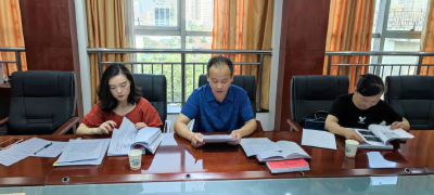 咸安区委宣传部副部长、融媒体中心主任熊鸣调研温泉街道党史学习教育工作开展情况