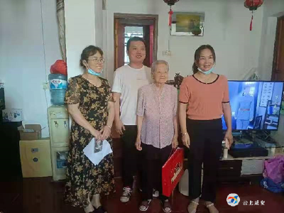 文笔路社区：中秋庆团圆 佳节送爱心