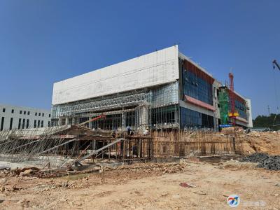 咸安加快推进文体中心项目建设