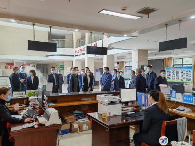 省委编办来咸安调研评估街道管理体制改革工作