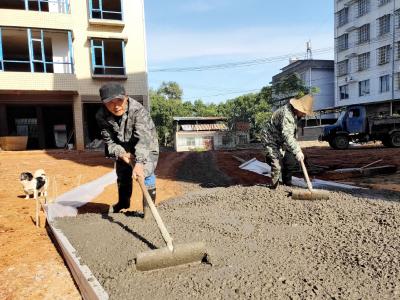 向阳湖镇：硬化村组泥巴路  通到百姓心窝里