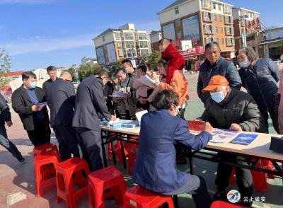 咸安区市场监督管理局开展消费品质量安全进乡镇宣传活动
