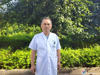 【人大代表风采】章关平：守医者初心 为人民代言