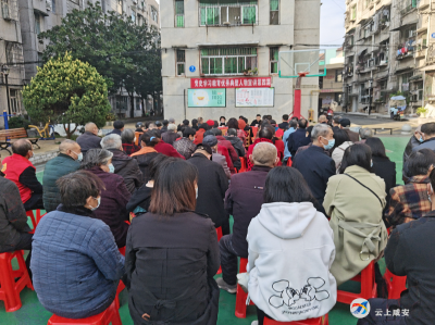 永安街道办事处：“板凳会”上听党史宣讲
