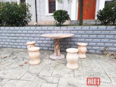 父母赠千斤“重”礼感谢学校：孩子以前上课经常打瞌睡，现在能给同学讲题