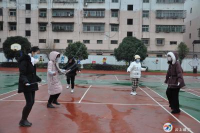 别样的周末——咸宁市第六小学举行冬季教职工趣味运动会