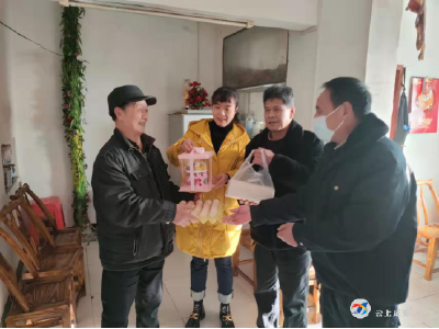 党建送关怀 情暖长者心 三元社区为老党员暖心庆生