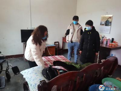 官埠桥镇启动暖冬关爱行动