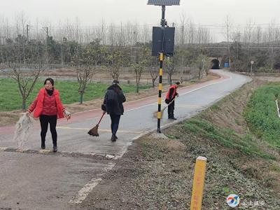 美化家园，“雷锋”在行动