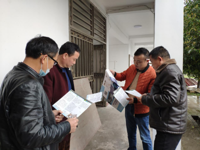 双溪桥镇：下村入户宣传建房安全