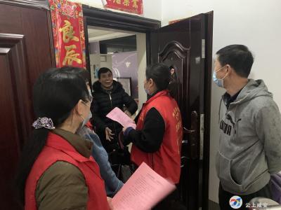 区人大常委会志愿者下沉社区宣传文明祭祀