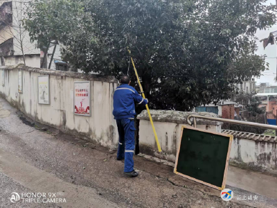 桂花路社区：“雷锋”精神放光芒