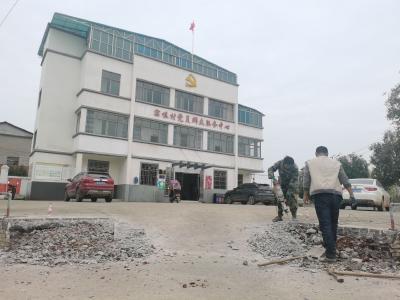 窑咀村：清除“拦路坎” 为民办实事
