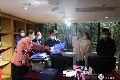 顾兴旺暗访督查疫情防控工作时强调 坚决守牢“外防输入”第一道防线