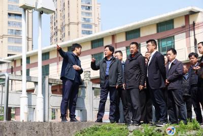 顾兴旺李军平检查咸安防汛备汛工作时强调  抓实抓细抓严预案措施 把责任落实到具体岗位具体人