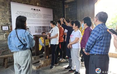 咸安区委宣传部联合多家媒体开展集中采风活动