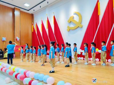 咸安区张公学校开展“六一”文艺汇演