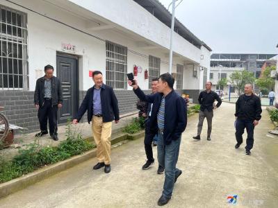 省发改委来咸安调研易地搬迁后续扶持工作