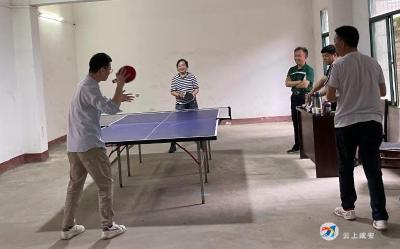 以球会友 敲响青春乐曲