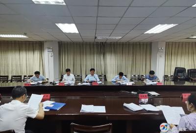 咸安区委常委会召开2022年第15次会议