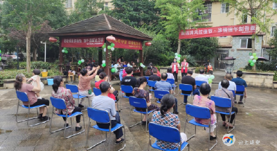 凤凰社区： 廉洁清风过佳节，浓情端午制香囊
