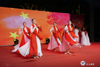 浮山街道举办“喜迎二十大   强国复兴有我”庆七一文艺晚会