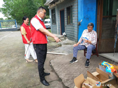 区公检中心:  俯身察民情  倾情解民忧