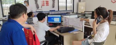 区医保局深入推进实践活动走深走实