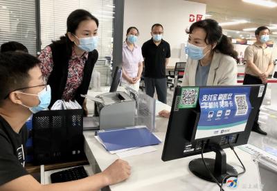 李向东来咸调研异地就医直接结算便捷性工作