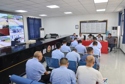 区领导调研咸安治超工作时要求  加强人防、技防建设 维护全区道路交通安全环境