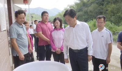 顾兴旺在调研督办抗旱减灾工作时强调：  要树立抗大旱，抗长旱，救大灾的思想准备  抓好抗旱减灾各项工作，确保社会稳定、生活安定、农业丰收