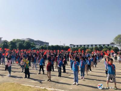 张公学校开展迎国庆系列活动